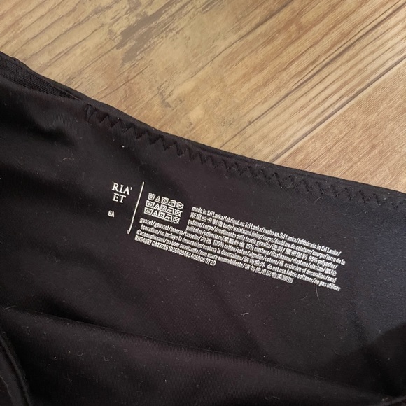 Victoria’s Secret Workout Leggings - Picture 4 of 4